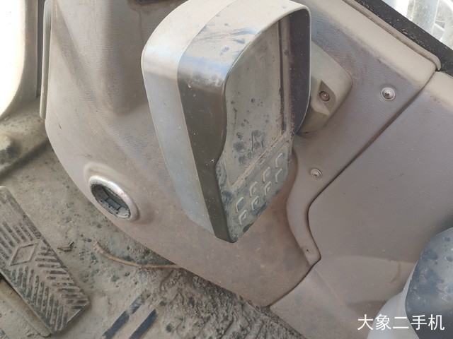 徐工 XE215C 挖掘机