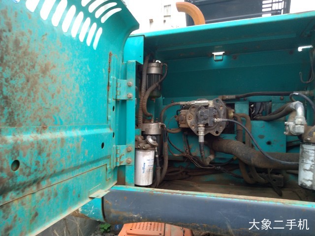 神钢 SK250LC-8 挖掘机