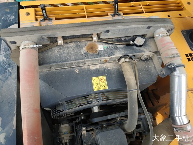 现代 R215LVS 挖掘机