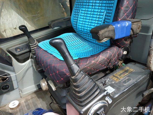 现代 R225LC-7 挖掘机