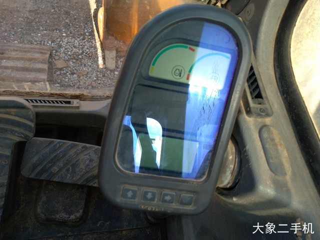 沃尔沃 EC210B 挖掘机