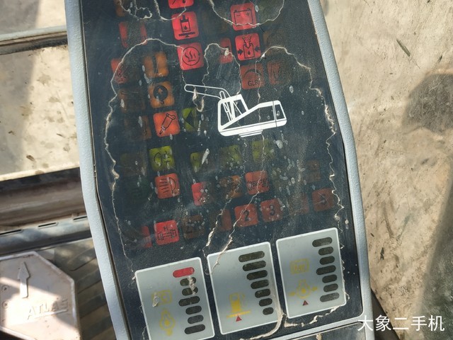 阿特拉斯中国 3306LC 挖掘机