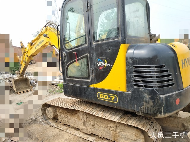 现代 R60-7 挖掘机