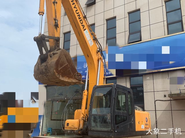 现代 R215-7 挖掘机