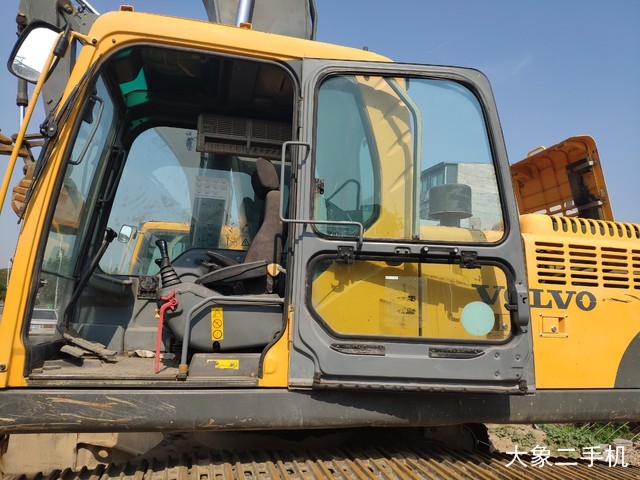 沃尔沃 EC240BLC 挖掘机