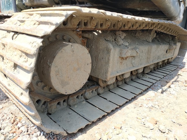 现代 R150LC-9 挖掘机