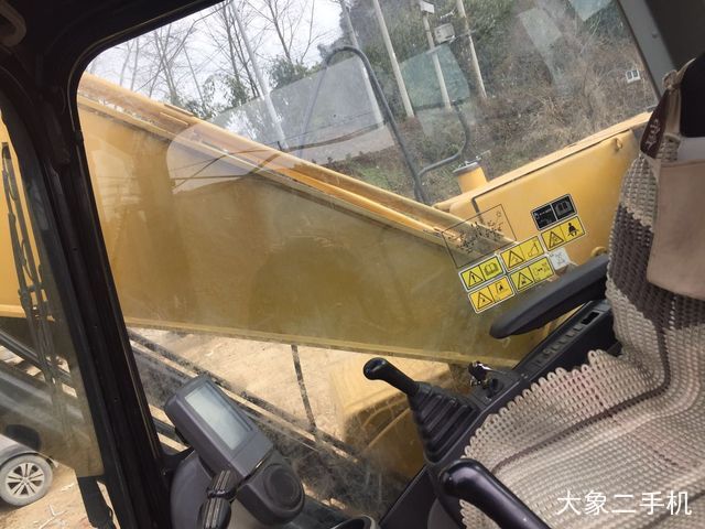 卡特彼勒 323DL 挖掘机