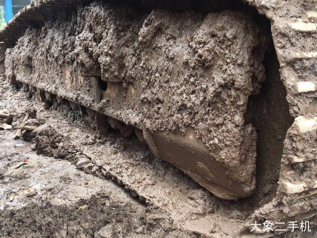 现代 R225LC-9T 挖掘机