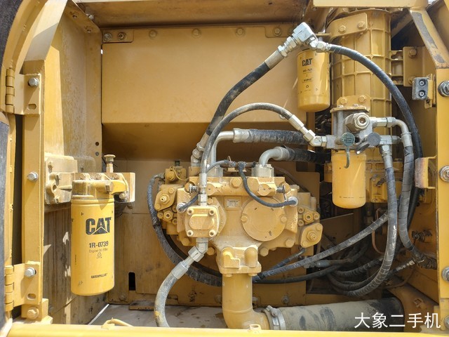 卡特彼勒 323DL 挖掘机