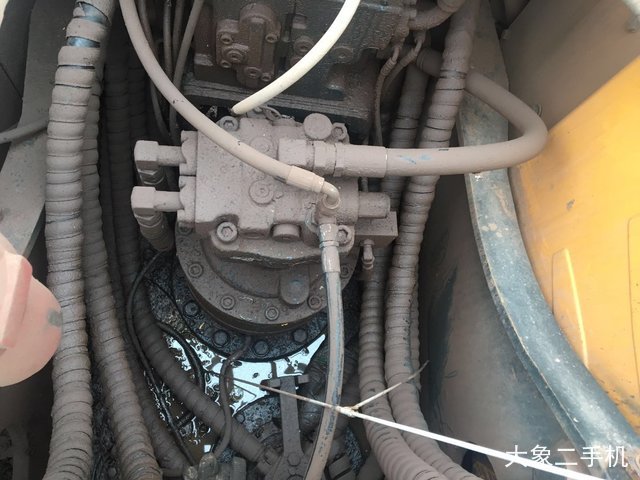 现代 R225LC-9T 挖掘机