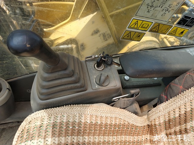 卡特彼勒 323DL 挖掘机