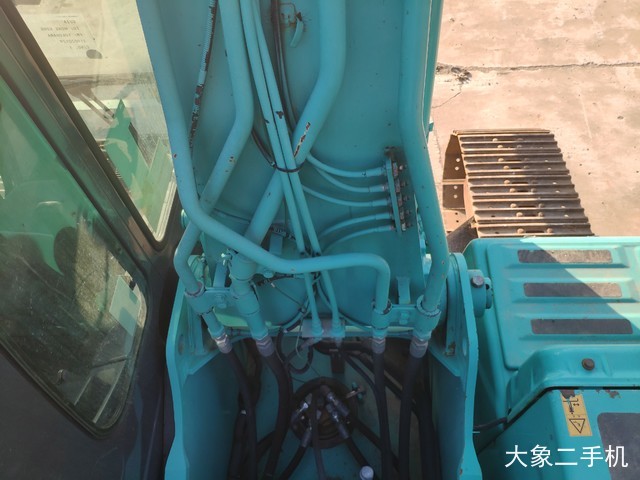 神钢 SK200-8 挖掘机