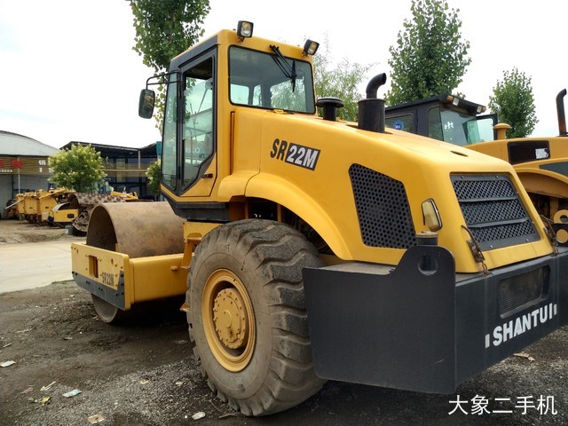 山推 SR22M 压路机