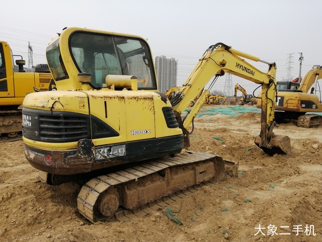 现代 R60-9 挖掘机