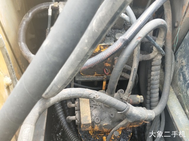 现代 R150LC-7 挖掘机