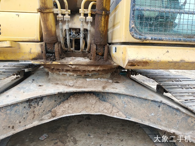 小松 PC240LC-8 挖掘机