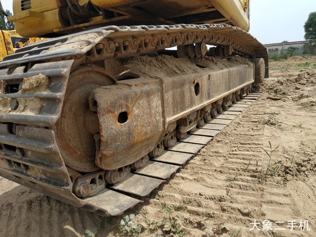 小松 PC200-8 挖掘机