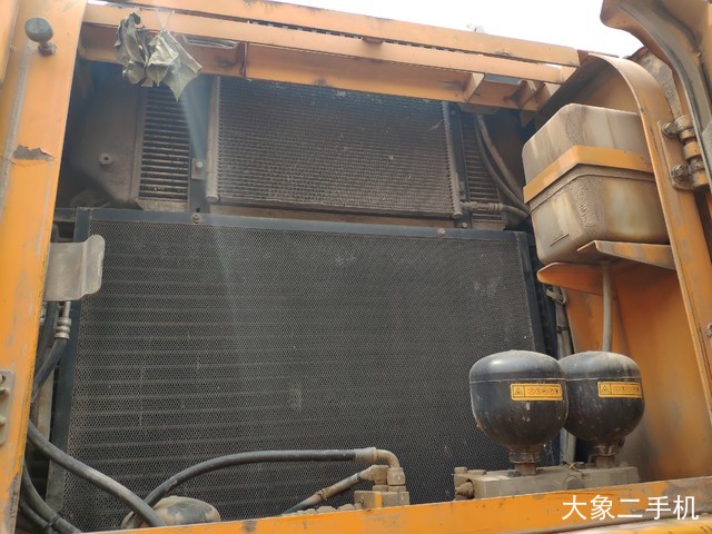 现代 R210W-7 挖掘机