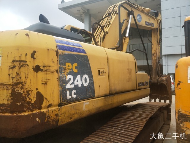 小松 PC240LC-8 挖掘机