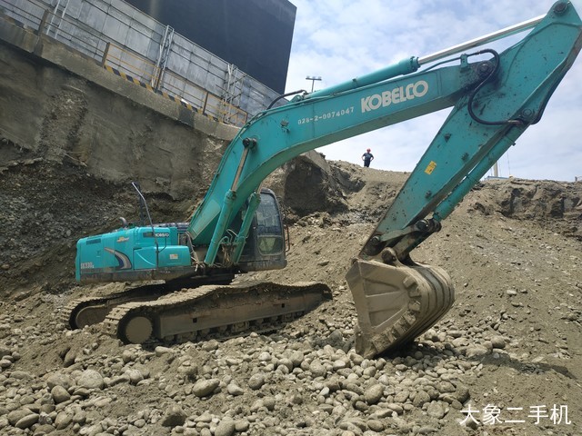 神钢 SK260LC-8 挖掘机