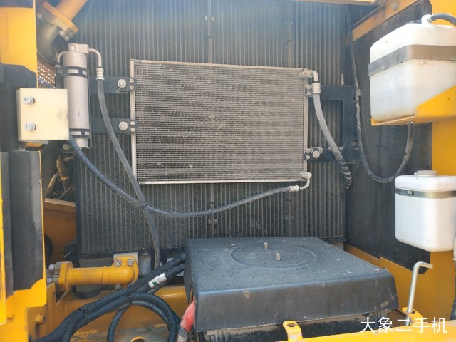 龙工 LG6225E 挖掘机