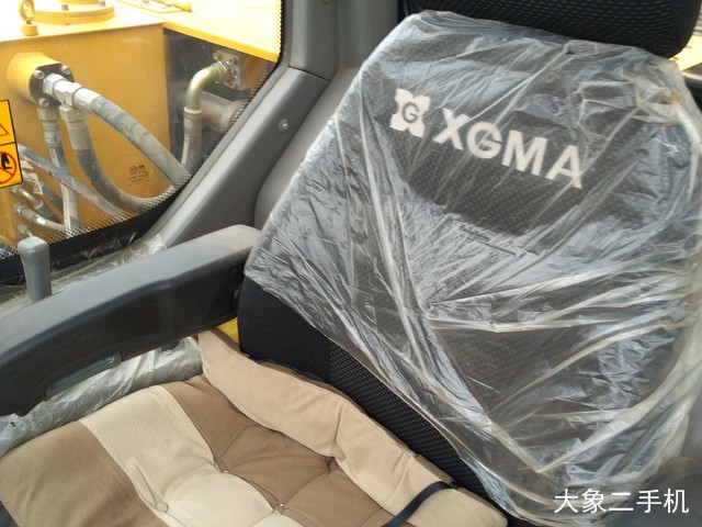 厦工 XG809E 挖掘机