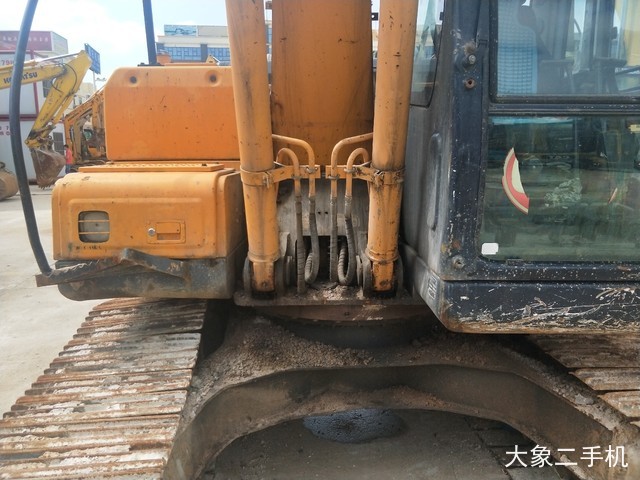 现代 R150LC-7 挖掘机