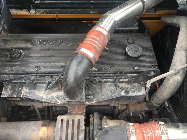 现代 R485LVS 挖掘机