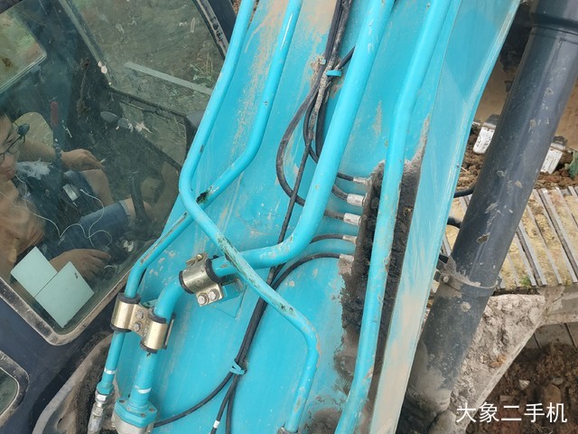 神钢 SK270D-8 挖掘机