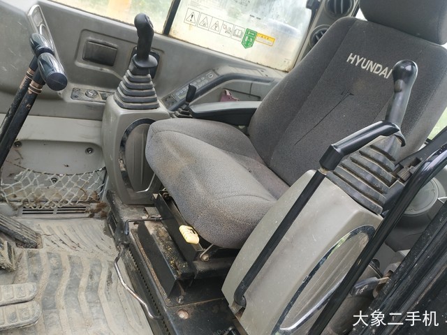 现代 R60-7 挖掘机