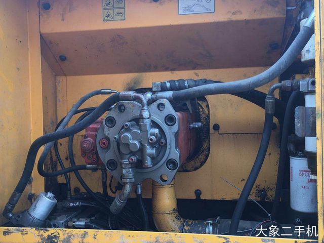 现代 R225LC-7 挖掘机