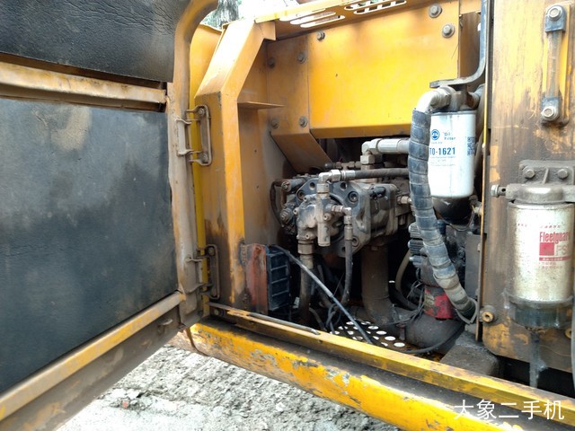 徐工 XE150D 挖掘机