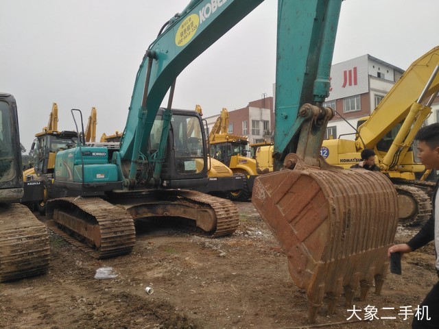 神钢 SK210LC-8 挖掘机