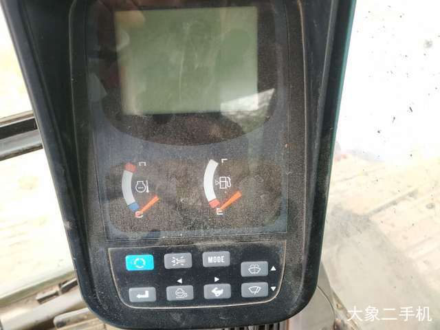 神钢 SK75-8 挖掘机