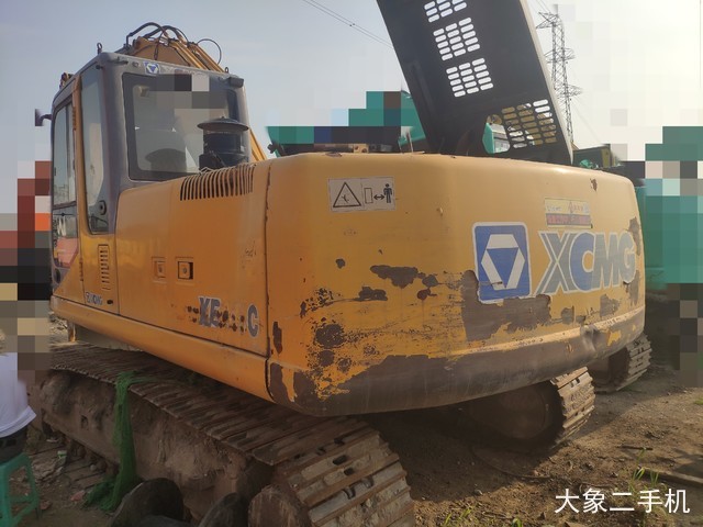 徐工 XE215C 挖掘机