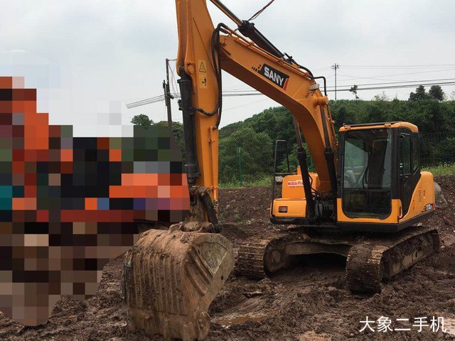 三一重工 SY135C-9 挖掘机