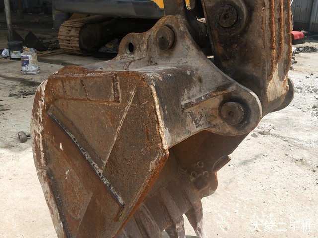 现代 R150LC-7 挖掘机