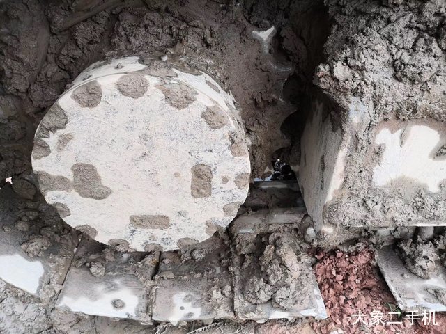 现代 R265LC-7 挖掘机