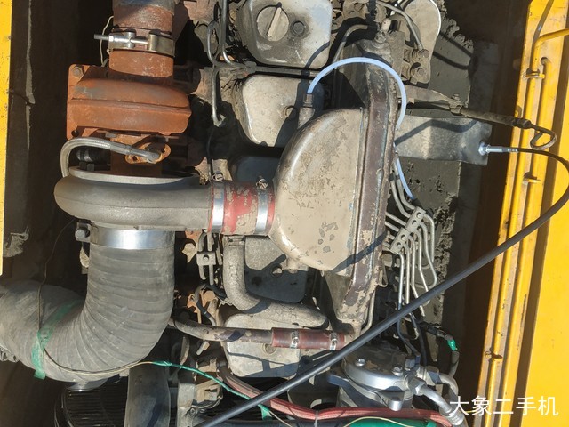 现代 R220-5 挖掘机