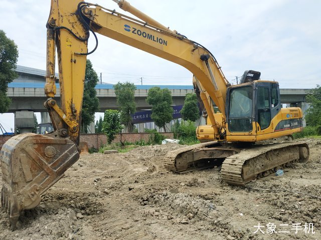 中联重科 ZE260E 挖掘机