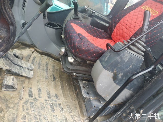 神钢 SK260LC-8 挖掘机