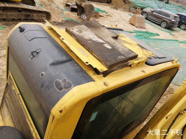 小松 PC220-8M0 挖掘机