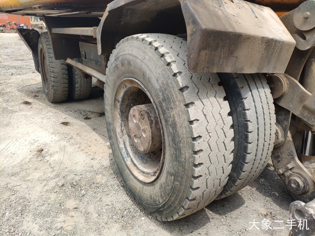 现代 R210W-7 挖掘机