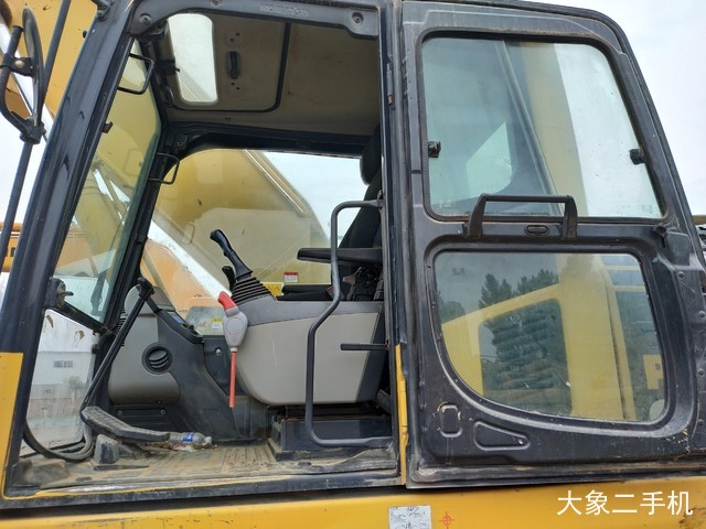 小松 PC220-8M0 挖掘机