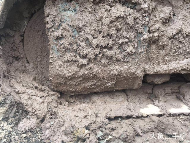 现代 R215-9 挖掘机