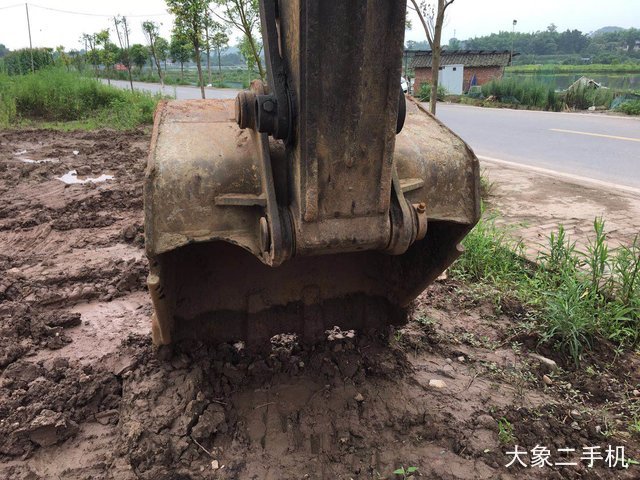 徐工 XE150D 挖掘机