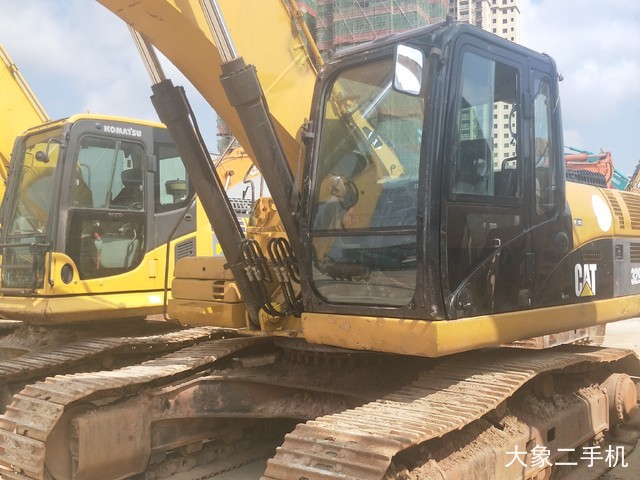 卡特彼勒 329DL 挖掘机