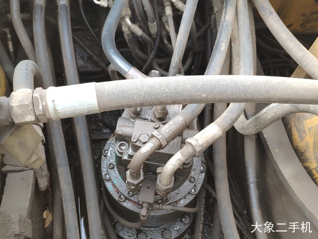 山东临工 LG6210 挖掘机