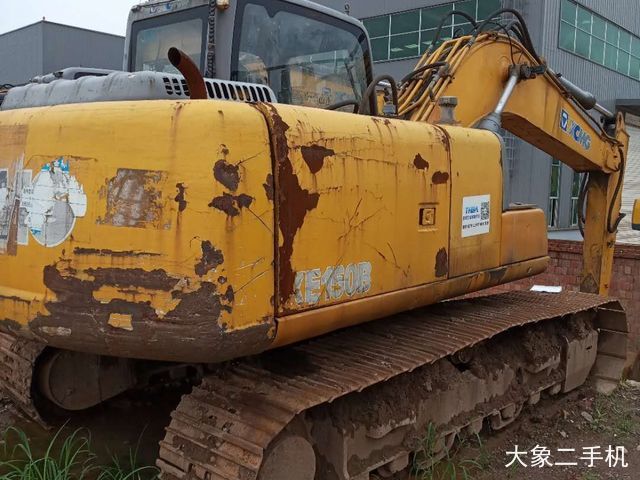 徐工 XE150D 挖掘机