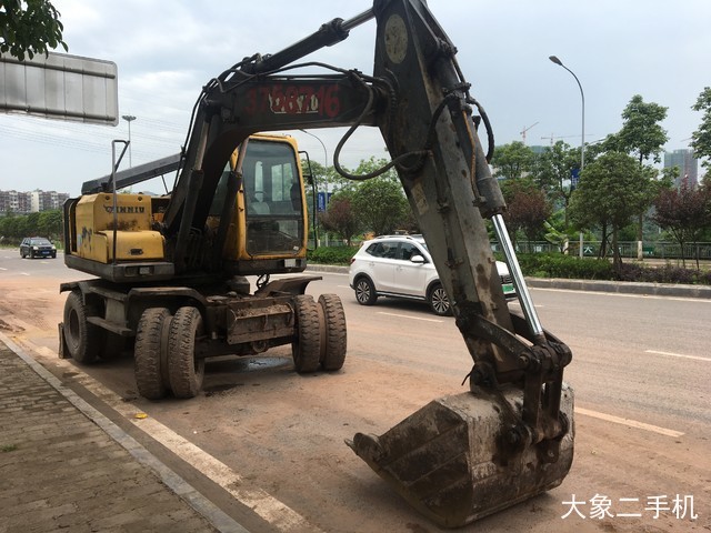 重庆勤牛 QNL150 挖掘机